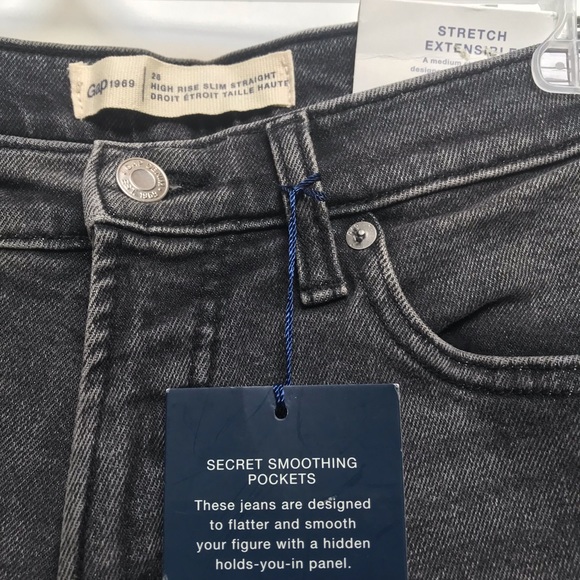GAP Denim - NWT High Rise Slim Straight Jeans - fits small!